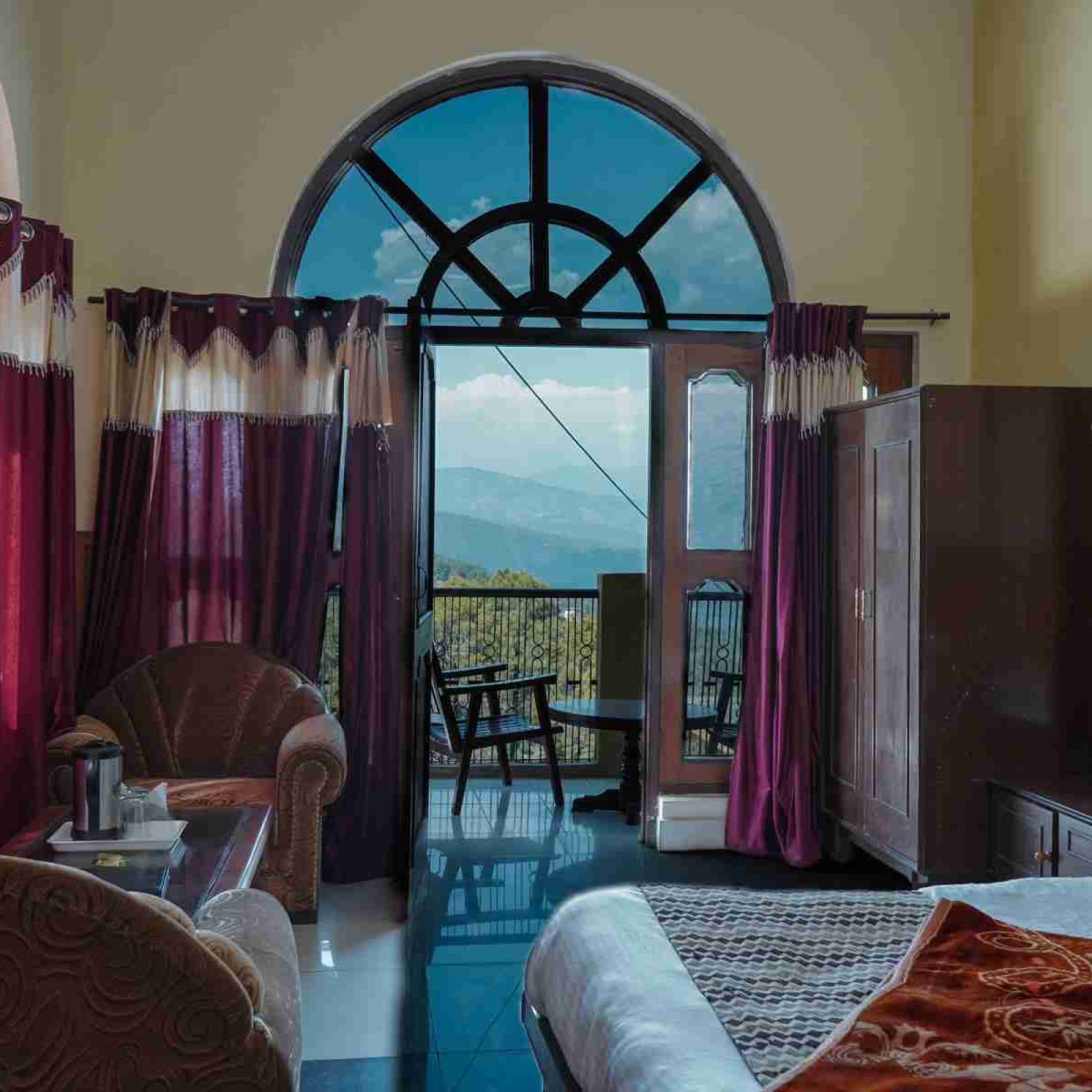 Best Accomodation in Kausani